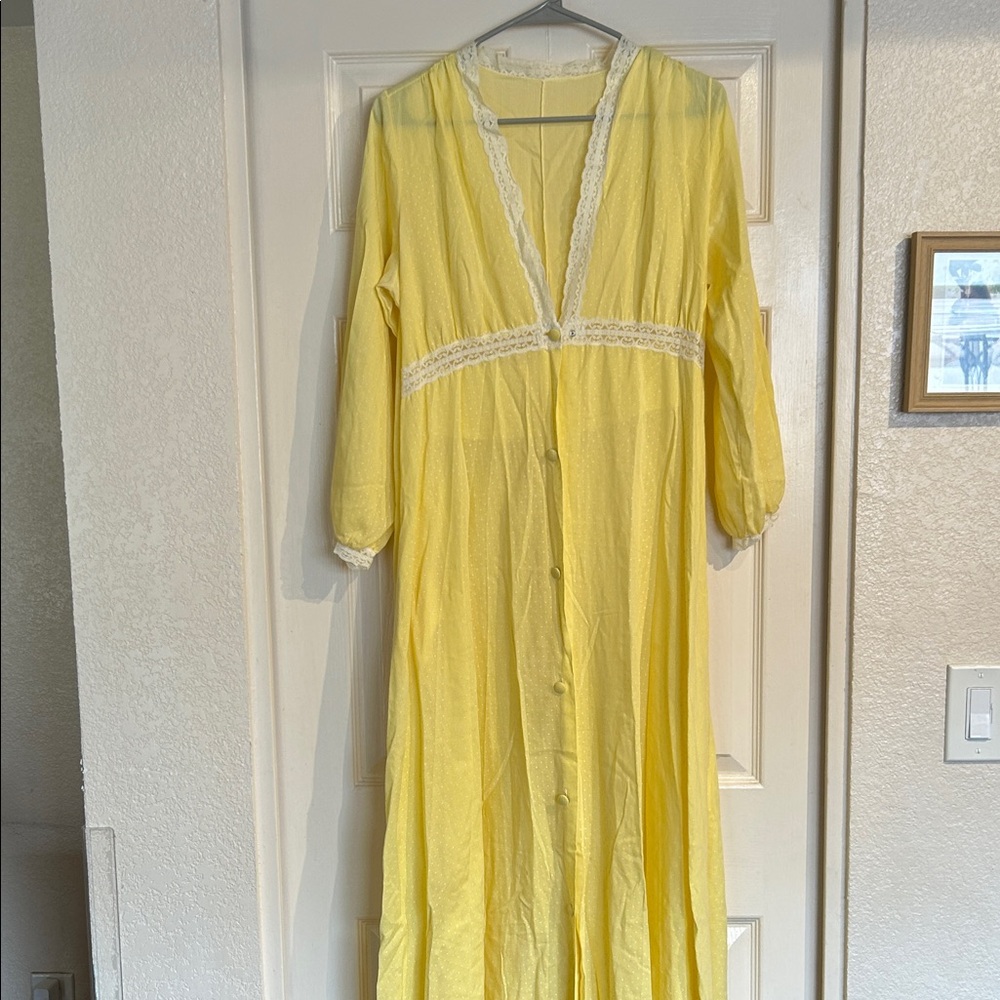 Vintage 70s MISS ELAINE Full Length Yellow Prairie Robe